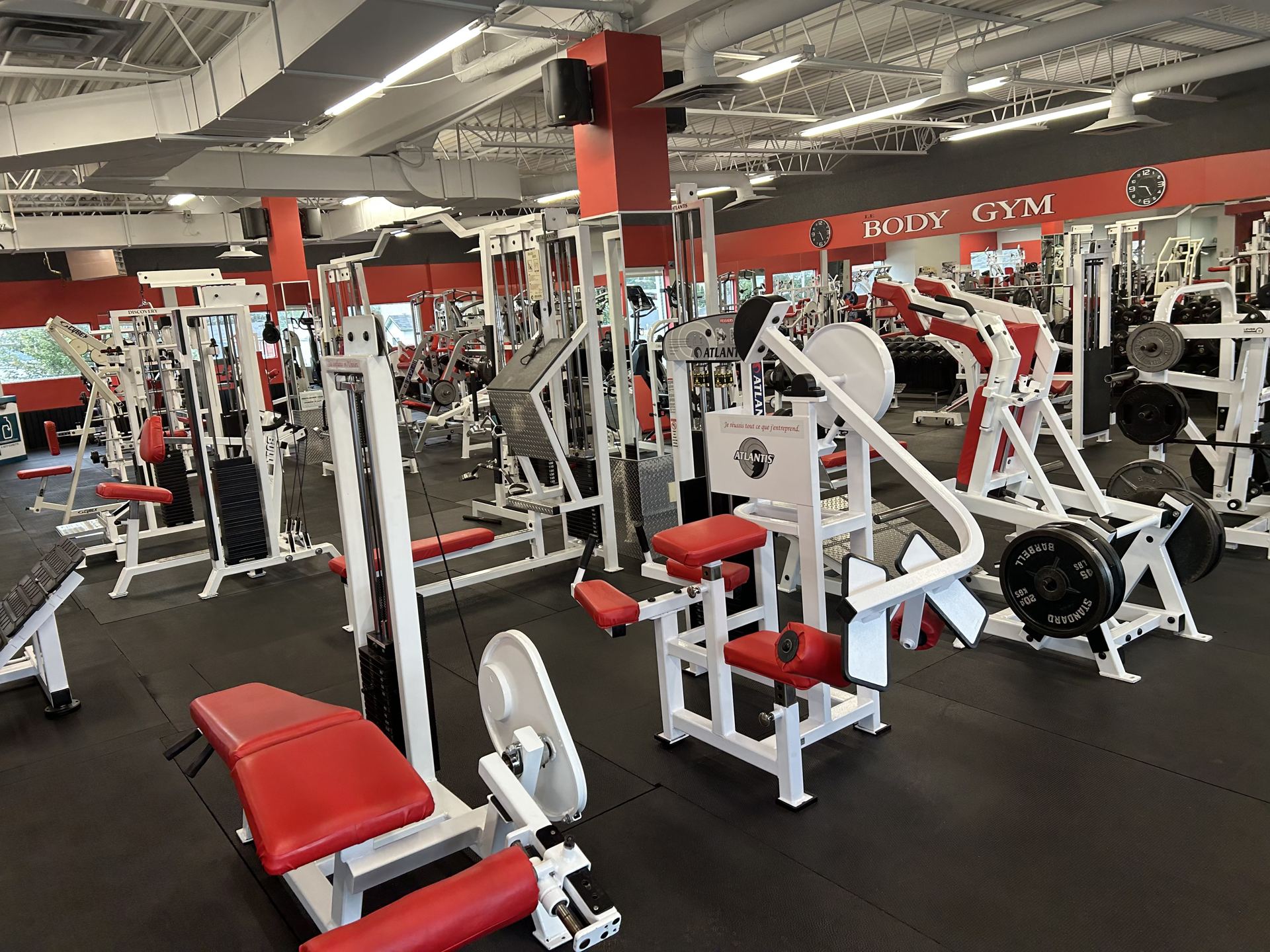 Vue panoramique du Body Gym — enseigne BODY GYM